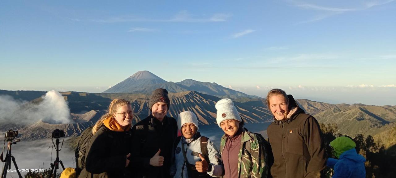 Javalindra Homestay Tour And Travel 바뉴왕기 외부 사진